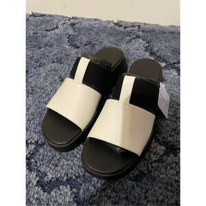 Brand New Aerosoles Franklin Leather Black White Slide Sandals Women’s 5.5